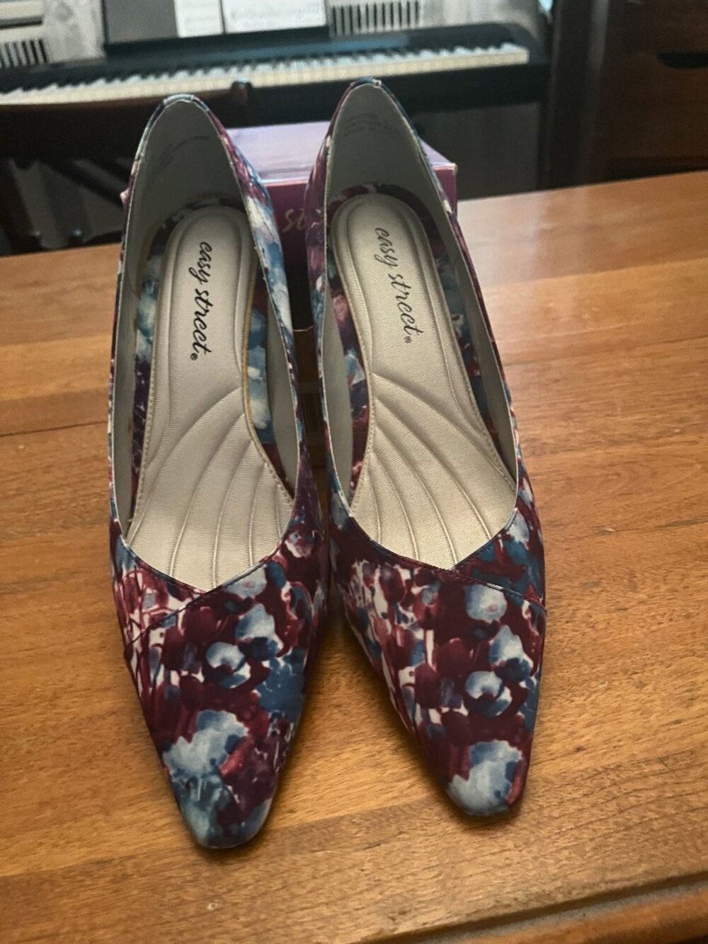 Easy Street Purple Floral Chiffon Ladies Shoe.